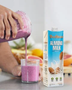 berry almond milk smoothie